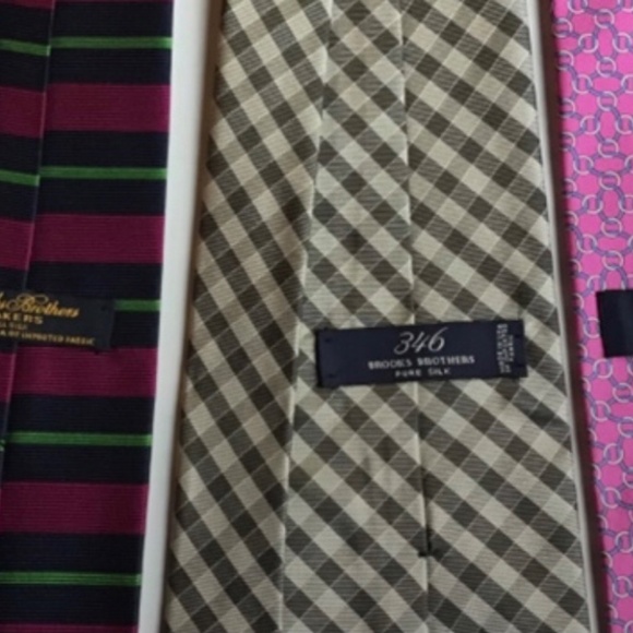 3 Brooks Brothers lovely colours & prints silk ties made in USA 🇺🇸 - Picture 5 of 6